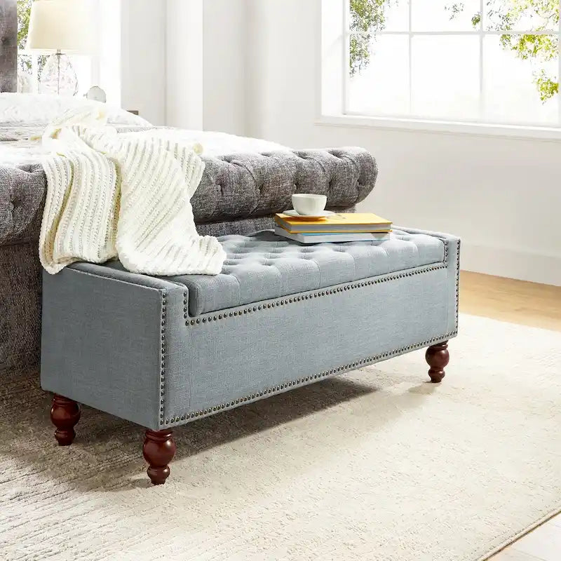 Banc de rangement Felix Classic capitonné avec garnitures cloutées par HULALA HOME