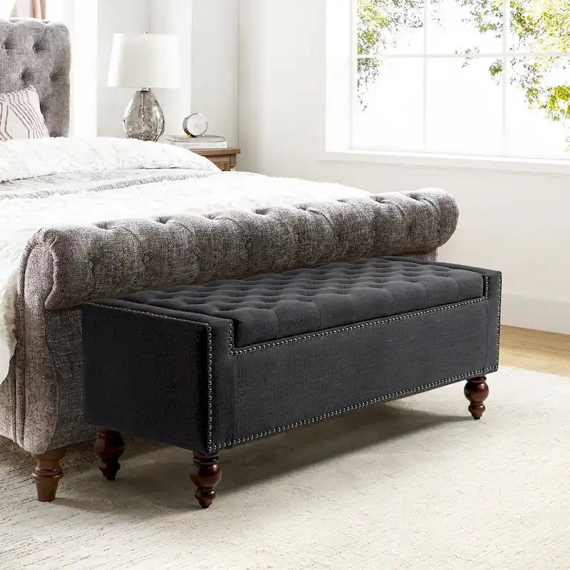 Banc de rangement Felix Classic capitonné avec garnitures cloutées par HULALA HOME