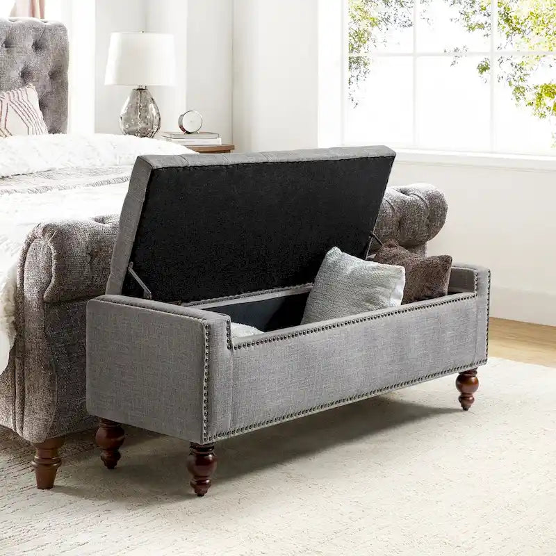 Banc de rangement Felix Classic capitonné avec garnitures cloutées par HULALA HOME