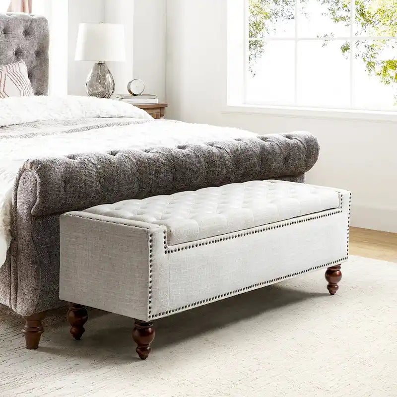Banc de rangement Felix Classic capitonné avec garnitures cloutées par HULALA HOME