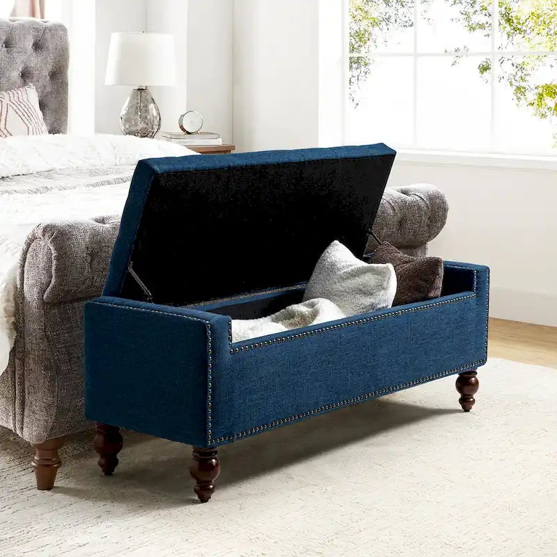 Banc de rangement Felix Classic capitonné avec garnitures cloutées par HULALA HOME