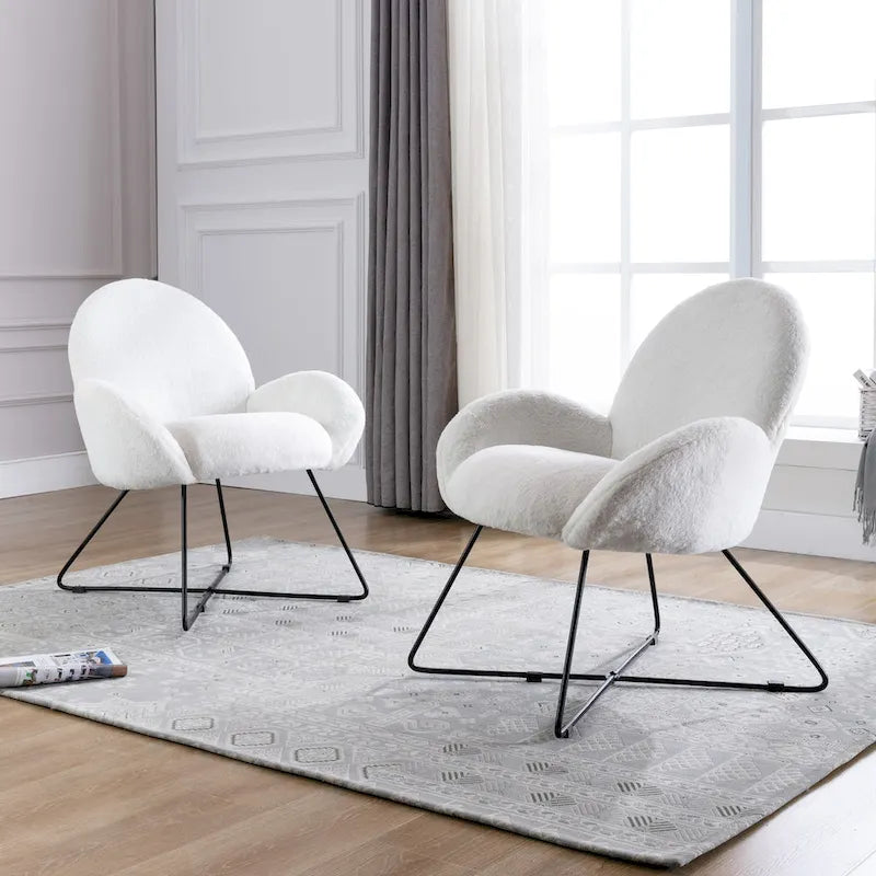 Fauteuil d'appoint moderne Corvus Rowen avec accoudoirs, revêtu de polaire.