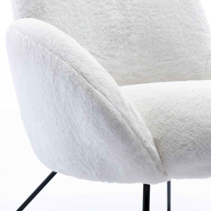 Fauteuil d'appoint moderne Corvus Rowen avec accoudoirs, revêtu de polaire.