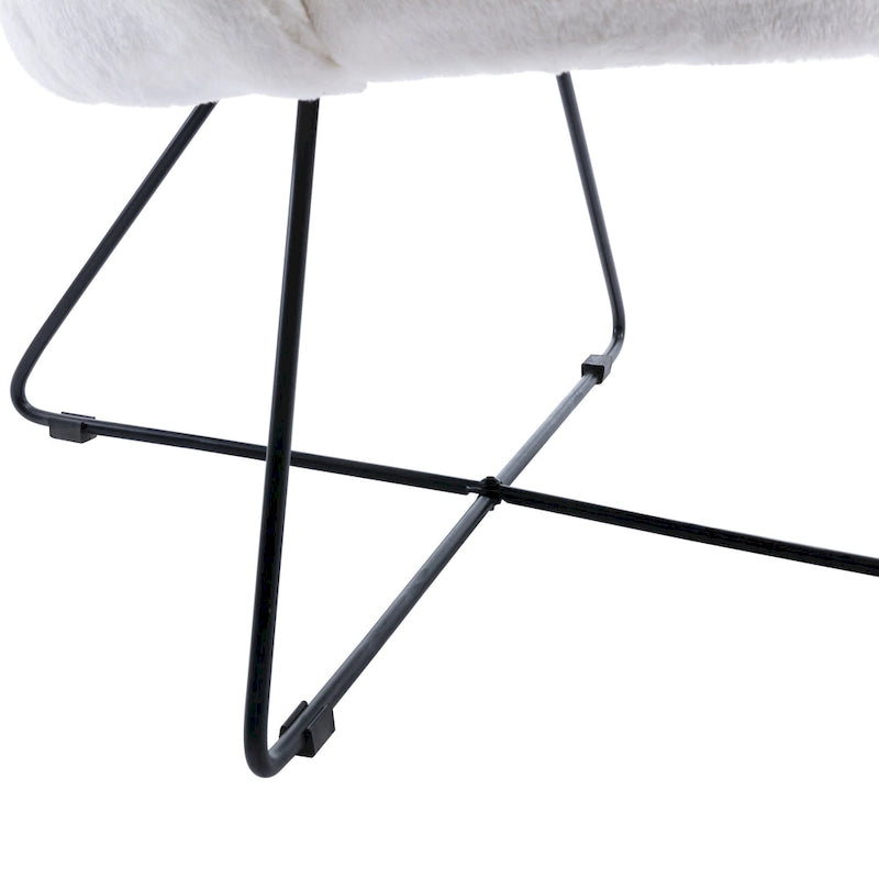 Fauteuil d'appoint moderne Corvus Rowen avec accoudoirs, revêtu de polaire.