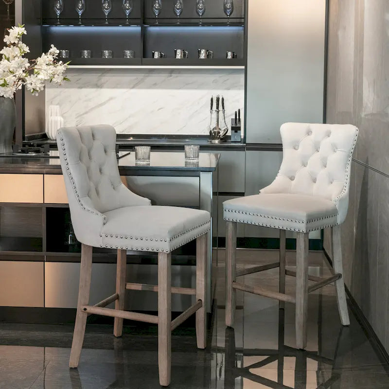 Tabourets de bar recouverts de velours