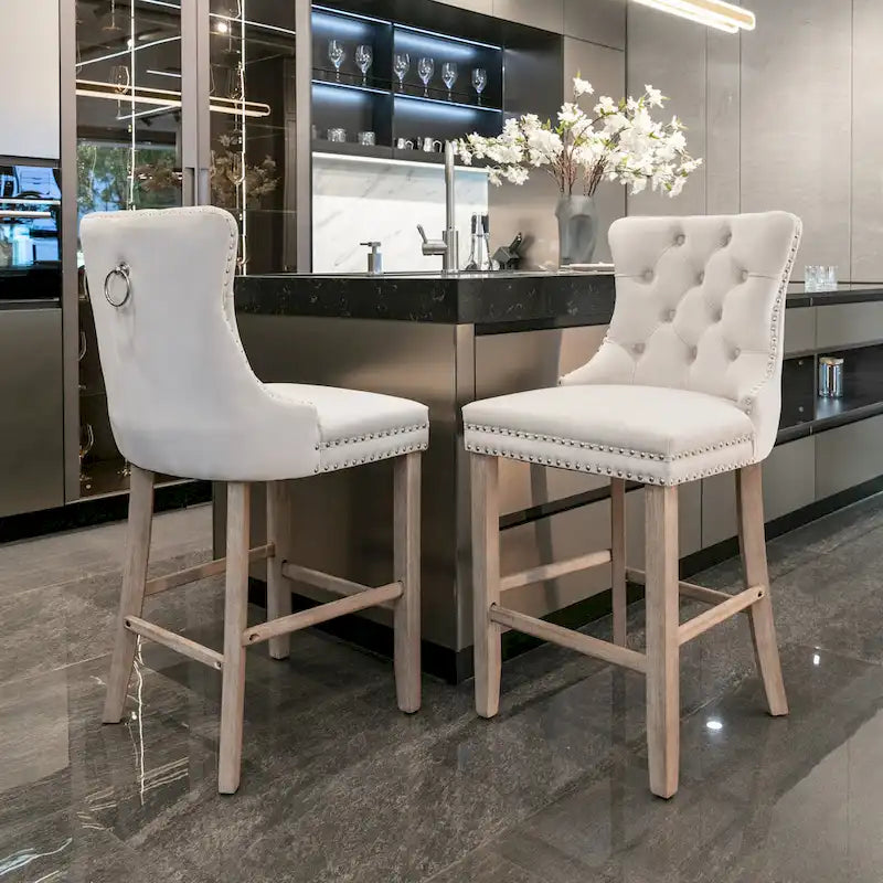 Tabourets de bar recouverts de velours