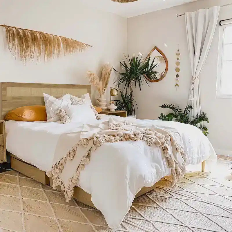 Tête de lit en bois manufacturé finition chêne avec dessus en rotin naturel, format King ou Queen