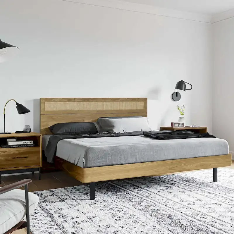 Tête de lit en bois manufacturé finition chêne avec dessus en rotin naturel, format King ou Queen