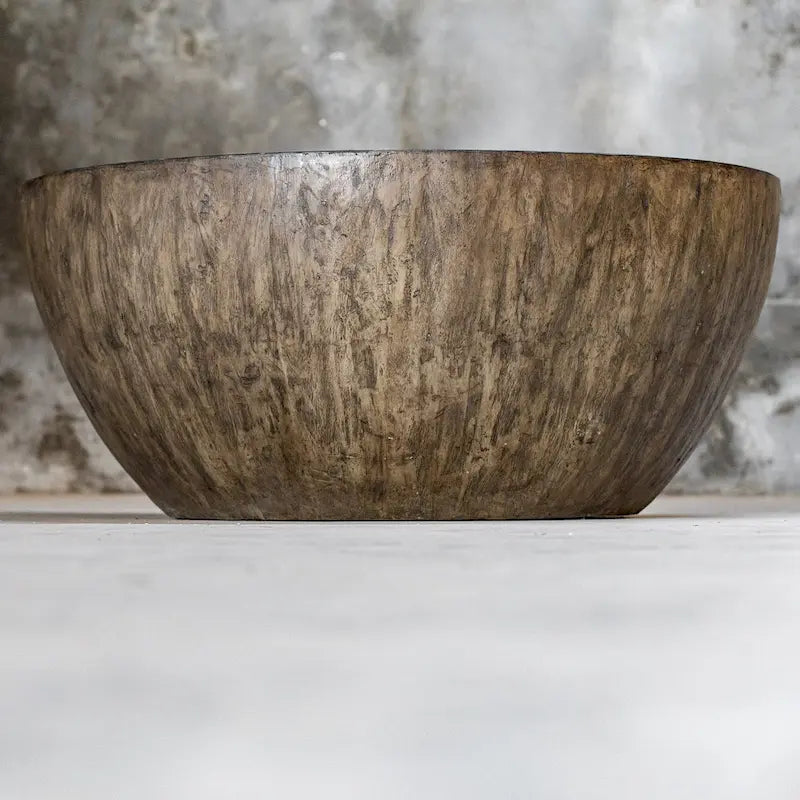 Table basse ronde en noyer vieilli Uttermost Lark