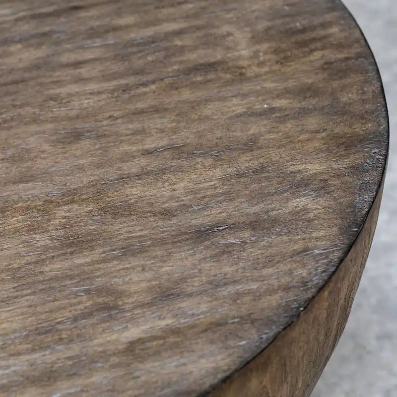 Table basse ronde en noyer vieilli Uttermost Lark