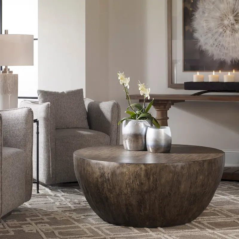 Table basse ronde en noyer vieilli Uttermost Lark