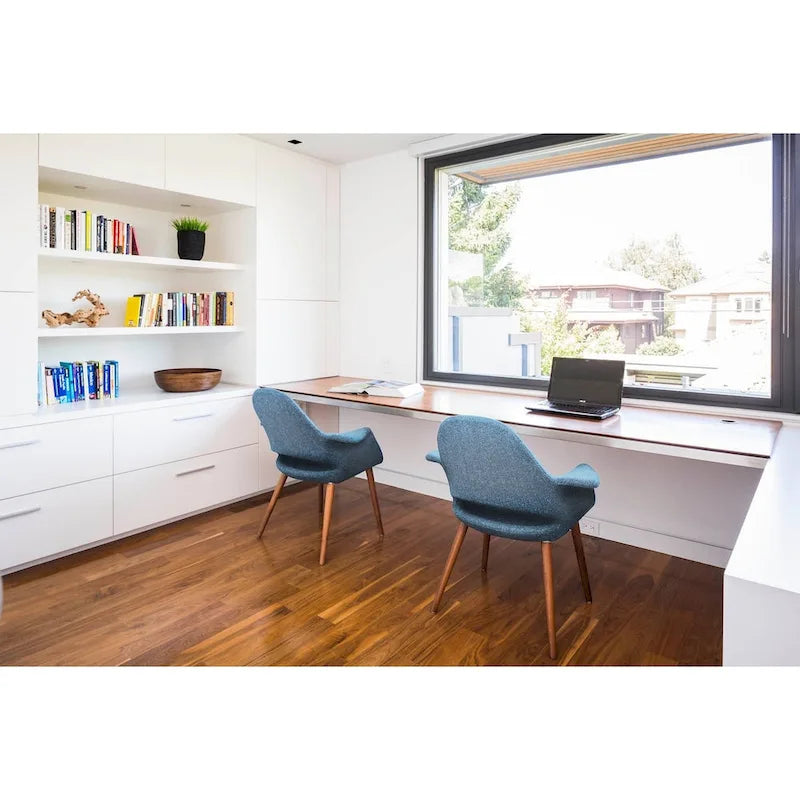 Ensemble de 2 fauteuils modernes en tissu bio avec pieds en bois brun noyer foncé, parfaits pour la salle à manger, le bureau ou comme fauteuil d'appoint.