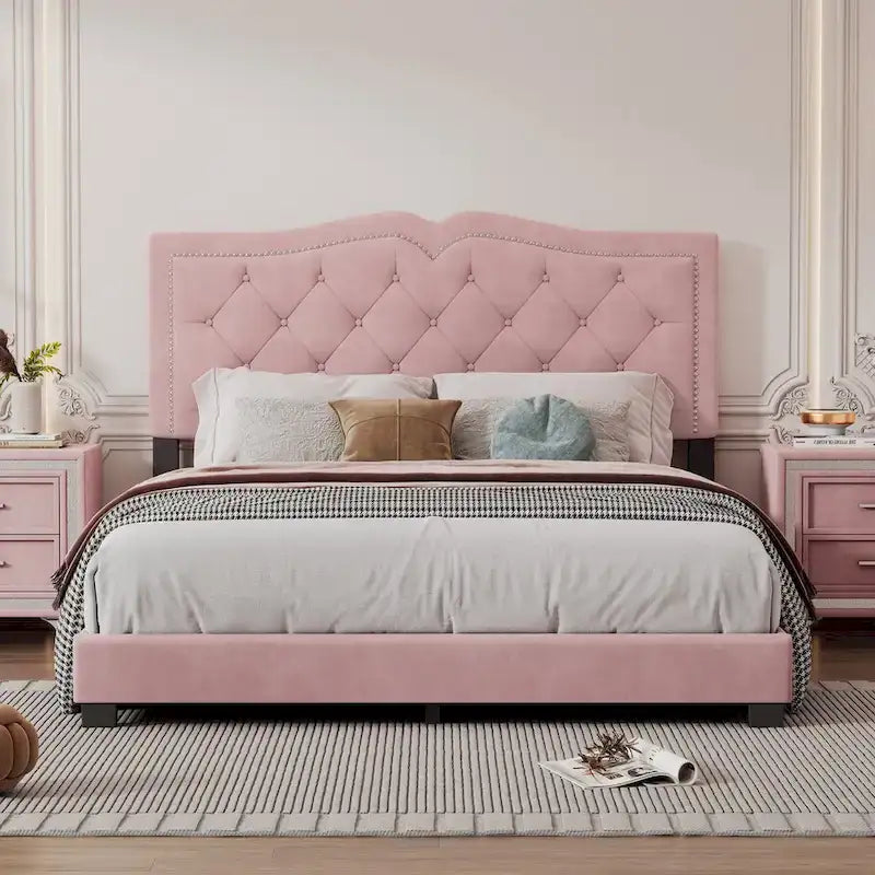 Cadre de lit rembourré Queen Size avec motif à rivets