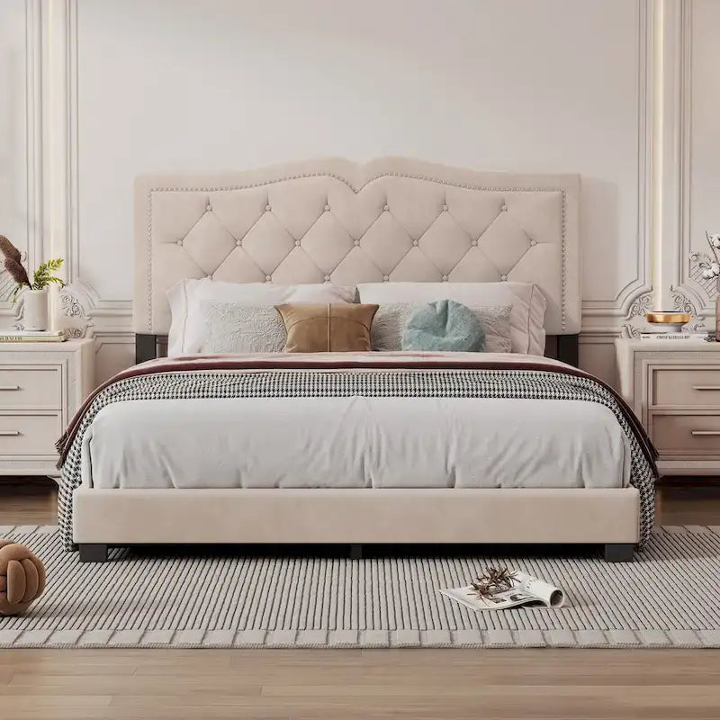 Cadre de lit rembourré Queen Size avec motif à rivets
