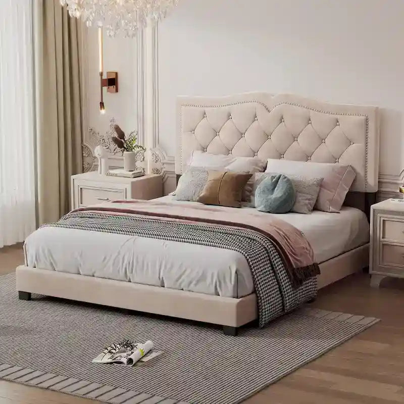 Cadre de lit rembourré Queen Size avec motif à rivets