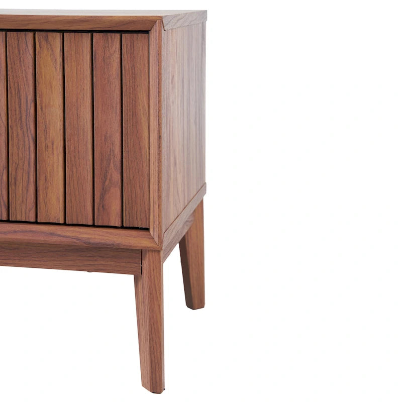 Meuble TV Damien 58 po, style ferme, avec 3 compartiments de rangement et portes coulissantes, compatible avec les téléviseurs jusqu'à 65 po, avec système de gestion des câbles, par JONATHAN Y - 58
