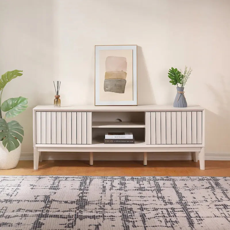 Meuble TV Damien 58 po, style ferme, avec 3 compartiments de rangement et portes coulissantes, compatible avec les téléviseurs jusqu'à 65 po, avec système de gestion des câbles, par JONATHAN Y - 58