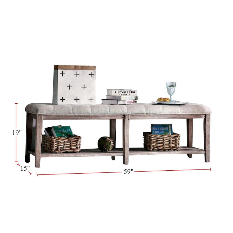 Banc en bois avec assise capitonnée.