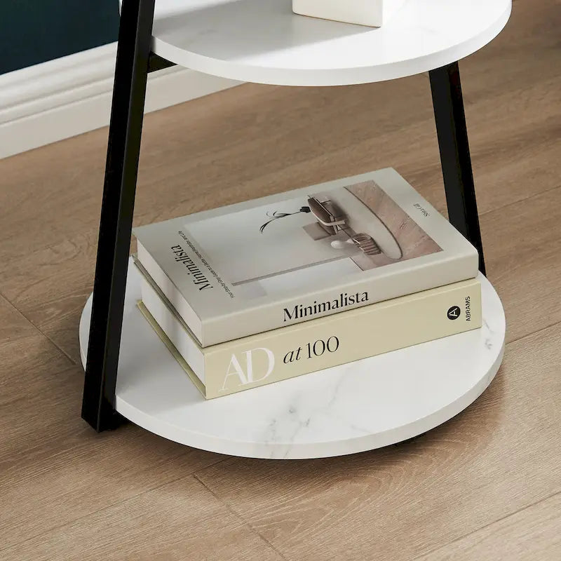 Table d'appoint ronde Skylar à 3 niveaux avec plateau à rebord surélevé et pieds asymétriques en métal de style moderne du milieu du siècle