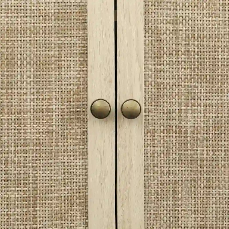 Armoire à 4 portes avec 1 tiroir et 4 étagères intérieures réglables.