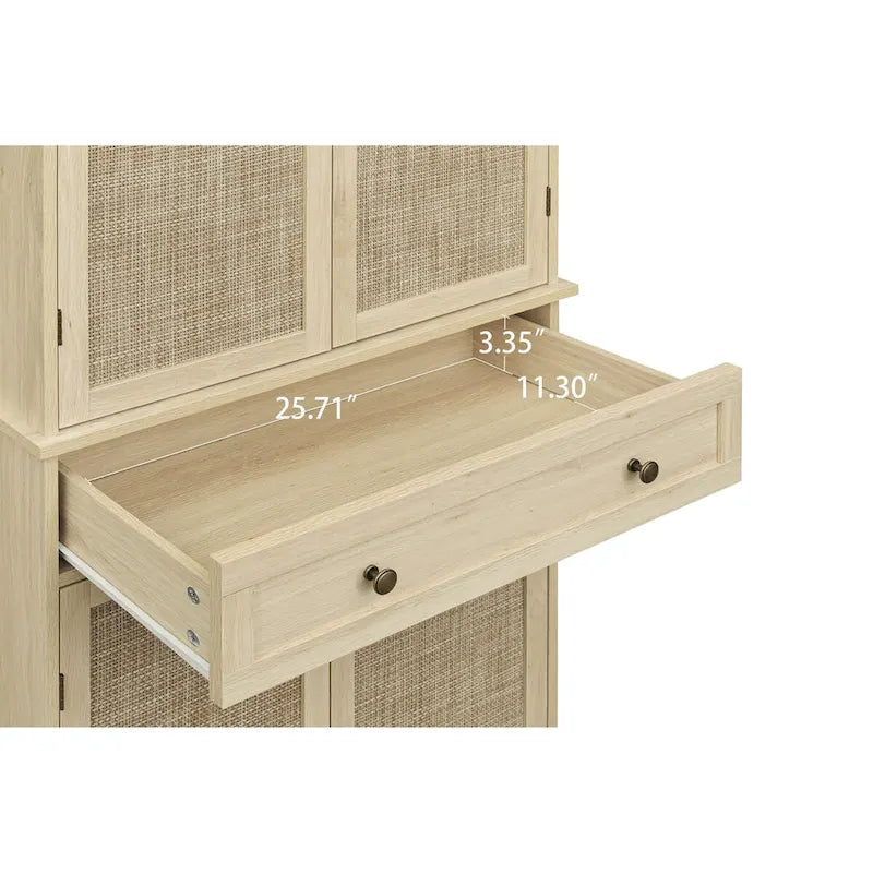 Armoire à 4 portes avec 1 tiroir et 4 étagères intérieures réglables.