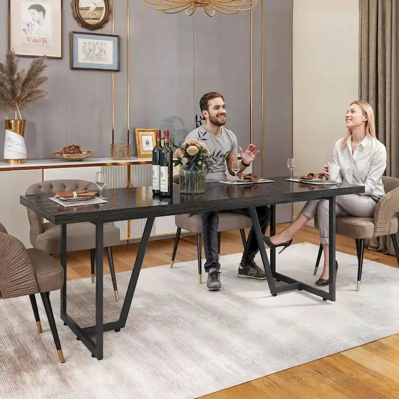 Table de salle à manger rectangulaire Moasis 82W en faux marbre, pour 8 à 10 personnes, avec pieds en métal.