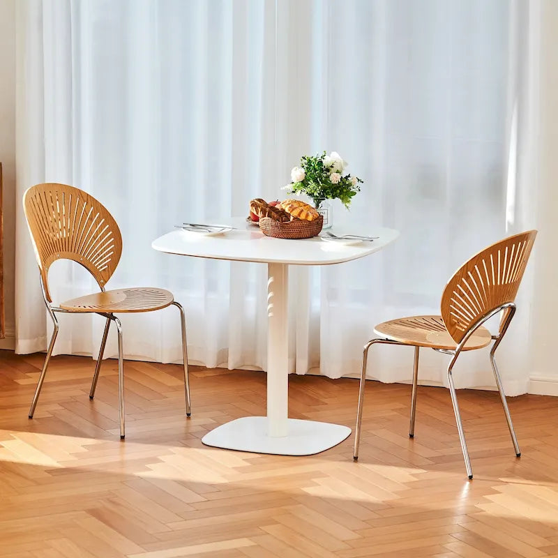 Table de salle à manger carrée tulipe 32