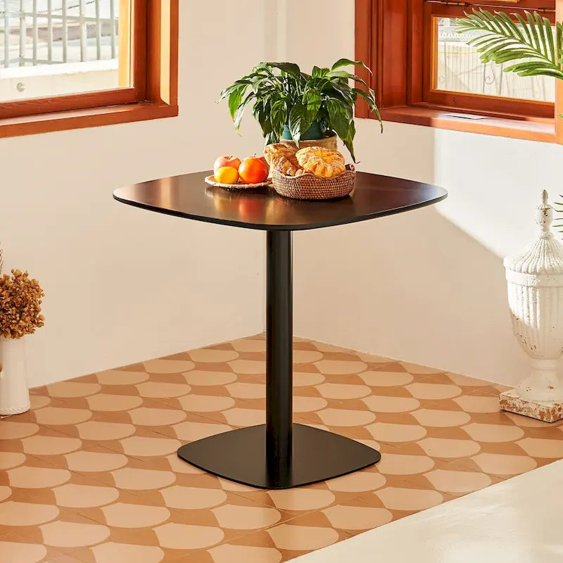 Table de salle à manger carrée tulipe 32